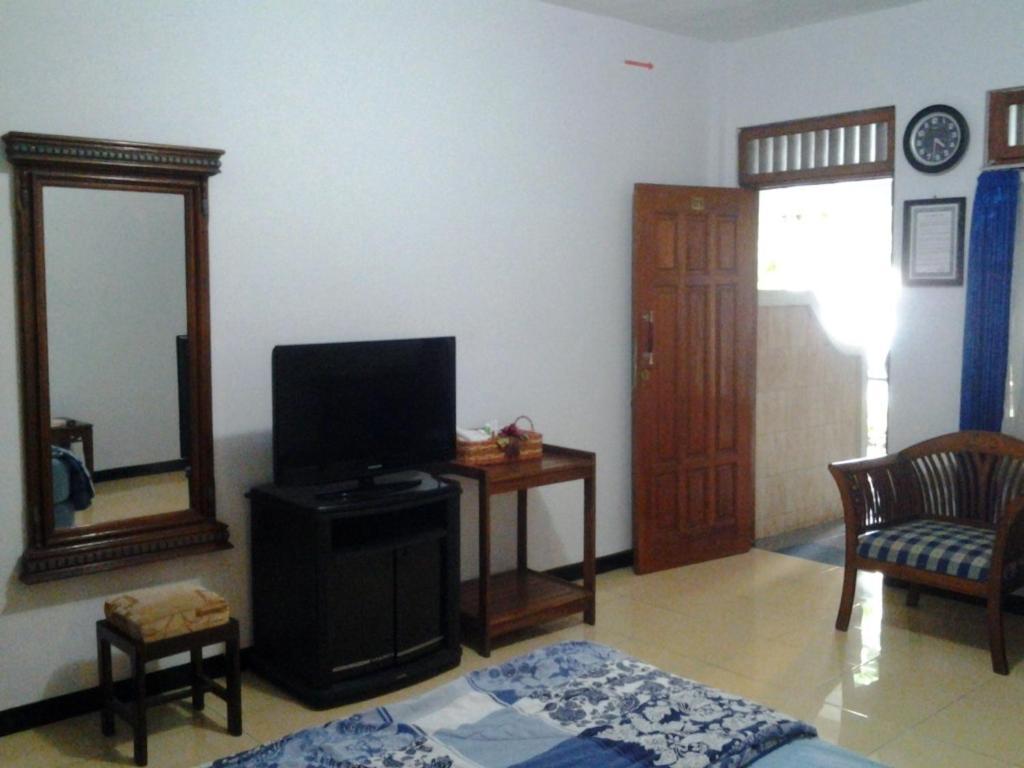 Hotel Wisma Djaja Syariah Bojonegoro Kamer foto