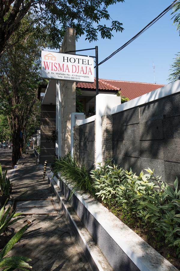 Hotel Wisma Djaja Syariah Bojonegoro Buitenkant foto